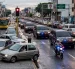 Carros de lujo, sin placas y con sirenas en el tráfico, y los ciudadanos tácitamente ceden el paso al abuso del poder.