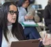 Imagen de Diana González en un encuentro previo, mientras ahora revela propuestas para la Alcaldía de Cuenca tras la suspensión de Cristian Zamora.