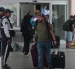Menores ingresan con armas ocultas en peluche al aeropuerto de Guayaquil y atacan a objetivo criminal en zona pública concurrida