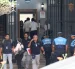 Funcionarios municipales un día particular. En Guayaquil, la agenda juliana está en riesgo por suspensión de procesos en el Sercop.