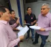 Algunos de los adultos mayores que dicen que el SRI les debe la devolución del IVA desde enero de 2026.