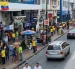 Multitud y banderas nacionales marcan el ambiente festivo en las calles de Guayaquil antes del debut de Ecuador en el Mundial.