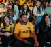 Aficionados de Ecuador ven el partido contra Curazao durante el Mundial de la FIFA 2026 este sábado, en Quito.