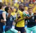 Ecuador - Alemania: el ecuatoriano Enner Valencia intenta superar la marca de los teutones, entre estos la joven figura Jamal Musiala (10).