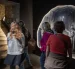 Reproducción de un grabado de 1809 en las galerías subterráneas de las Catacumbas de París.