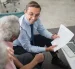 La confianza tiene una característica que la hace distinta a cualquier otro activo: no puede comprarse, exigirse ni firmarse en un contrato. Se construye decisión tras decisión y puede perderse en un instante.