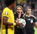 Sebastián Beccacece, DT de Ecuador en el Mundial 2026, da indicaciones en el partido contra México.