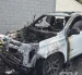El vehículo quedó destruido. Las llamas fueron controladas por los bomberos.