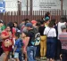 Fotografía de archivo en la que se captó a un grupo de migrantes cubanos en Tapachula, (México).