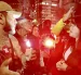 Manifestantes recorrieron el centro de Quito con antorchas y velas para exigir al CNE el avance del trámite de revocatoria del mandato del presidente Daniel Noboa y la vicepresidenta María José Pinto