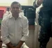 El alcalde de Machala, Darío Macas, custodiado por la Policía Nacional.