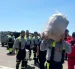 Bomberos de Quito y Guayaquil se trasladaron a Venezuela y la sociedad civil, Iglesia católica, banco de alimentos, empresas privadas, cámara binacional, pronto tejieron una de red de ayuda.