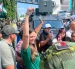 La esposa del alcalde de Guayaquil abandonó el centro de salud en medio de un fuerte resguardo policial y militar