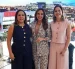 La periodista Estéfani Espín (medio) fue la moderadora del evento.