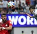 El momento histórico en que el argentino Enzo Fernández anota de cabeza el gol 3.000 en la historia de la Copa Mundial de la FIFA.