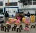 Los militares mostraron los objetos decomisados en el sector de La Bahía, en el centro de Guayaquil.