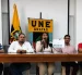 Gabriela Menéndez, presidenta de la UNE Guayas, durante la rueda de prensa en la que denunció el incremento de amenazas y extorsiones contra docentes.