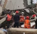 Rescatistas trabajan entre los escombros de viviendas colapsadas en Venezuela, donde el terremoto expuso fallas estructurales en edificaciones levantadas durante el chavismo.