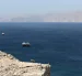 Barcos navegan por el estrecho de Ormuz.