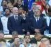 El presidente de la FIFA, Gianni Infantino, saluda previo a un partido de los dieciseisavos de final del Mundial de la FIFA 2026.