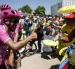 El ecuatoriano Richard Carapaz, del EF Education-EasyPost, saluda antes del inicio de la segunda etapa del Tour de Francia.