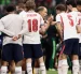 Jugadores de la Selección de Inglaterra en una pausa de hidratación.