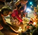 Vigilia con velas y flores en memoria de Joan Sebastián Durán Guerrero, tras el operativo de ICE en Maine.