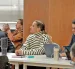 Priscila Burneo junto a su abogado defensor, Felipe Rodríguez, en uno de los días de la audiencia de juicio por el caso Sinohydro.