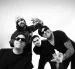 Habitantes de Papel está formado por el guitarrista Jorge Oviedo, el bajista Adrián Contreras, el baterista Cristopher López y el cantante y guitarrista Christian Contreras.