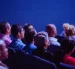 El artículo plantea recuperar los cine fórum y mejorar las condiciones de las salas para incentivar el regreso del público al cine.