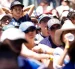 Aficionados franceses reaccionan mientras siguen el partido de semifinales del Mundial 2026 entre Francia y España.