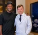 El dermatólogo Alessandro Alarcão posa junto a Vinícius Jr. tras el procedimiento de armonización facial realizado en Brasil.