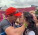 David Ruals encontró inspiración en su padre fallecido y en su esposa, que lo esperaba tras cruzar la meta