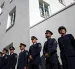 La casa donde nació el dictador nazi Adolf Hitler (1889-1945) reabrió este miércoles convertida en una comisaría de policía.