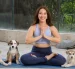 Doménica da clases de yoga, trabaja atendiendo a caballos y actúa en contenido comercial para marcas en redes sociales, entre otras actividades.