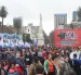 Integrantes de movimientos de izquierda, este 27 de julio de 2026, en la Plaza de Mayo, en Buenos Aires (Argentina).