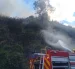 Bomberos atienden incendio en Conocoto y cierran la avenida Camilo Ponce Enríquez en ambos sentidos