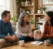 Una conversación honesta puede ayudar a fortalecer la relación entre padres e hijos.