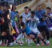 Leandro Paredes (c) de Argentina empuja a Gavi (c-abajo) de España al terminar la final del Mundial de la FIFA 2026.