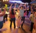 Baile. La pista de baile es la más visitada. La buena música motiva a los ciudadanos a levantarse de sus asientos.