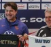 Mauricio Pochettino posa con la camiseta de la selección de Estados Unidos durante su presentación oficial como entrenador.