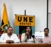Gabriela Menéndez, presidenta de la UNE en Guayas, expone la postura del gremio docente frente al Ministerio de Educación.