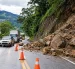 Las autoridades recomiendan revisar el estado de las carreteras y conducir con precaución ante las restricciones vigentes en varias provincias por deslizamientos y socavones.