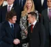 Los presidentes de Argentina, Javier Milei (i), y de Ecuador, Daniel Noboa, en compañía de funcionarios de ambos países.