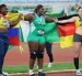 Jessica Oji (centro), Belsy Rodríguez (izquierda) y Emily Scherf (derecha) posan en el podio tras la final de impulso de bala del Mundial Sub-20 de Atletismo en Oregón.