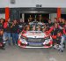 Alfonso Quirola celebrando con parte de los 14 técnicos que integran su equipo.