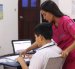 Un maestro sombra es un profesional que acompaña de forma personalizada a un estudiante con necesidades educativas especiales.