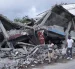 Rescatistas y voluntarios trabajan entre los escombros tras el terremoto que deja 273 muertos, 3.824 heridos y 377 desaparecidos en Colombia.
