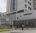 El sistema de salud pública de Ecuador enfrenta problemas de abastecimiento y condiciones hospitalarias que preocupan a pacientes y usuarios.