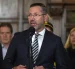 El ministro de Vivienda de Colombia, Jaime Andrés Beltrán Martínez, habla en una rueda de prensa en Bogotá (Colombia).